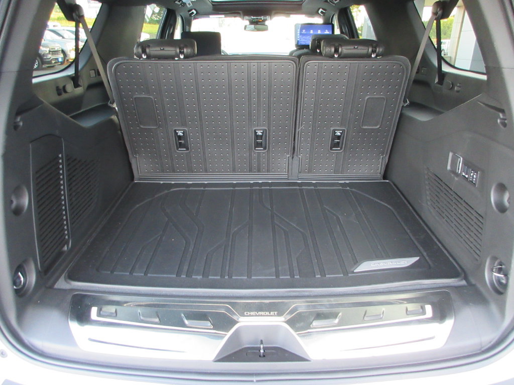 New 2026 Chevrolet Suburban Z71 w/ Z71 Off-Road Package AWD/4WD image 12