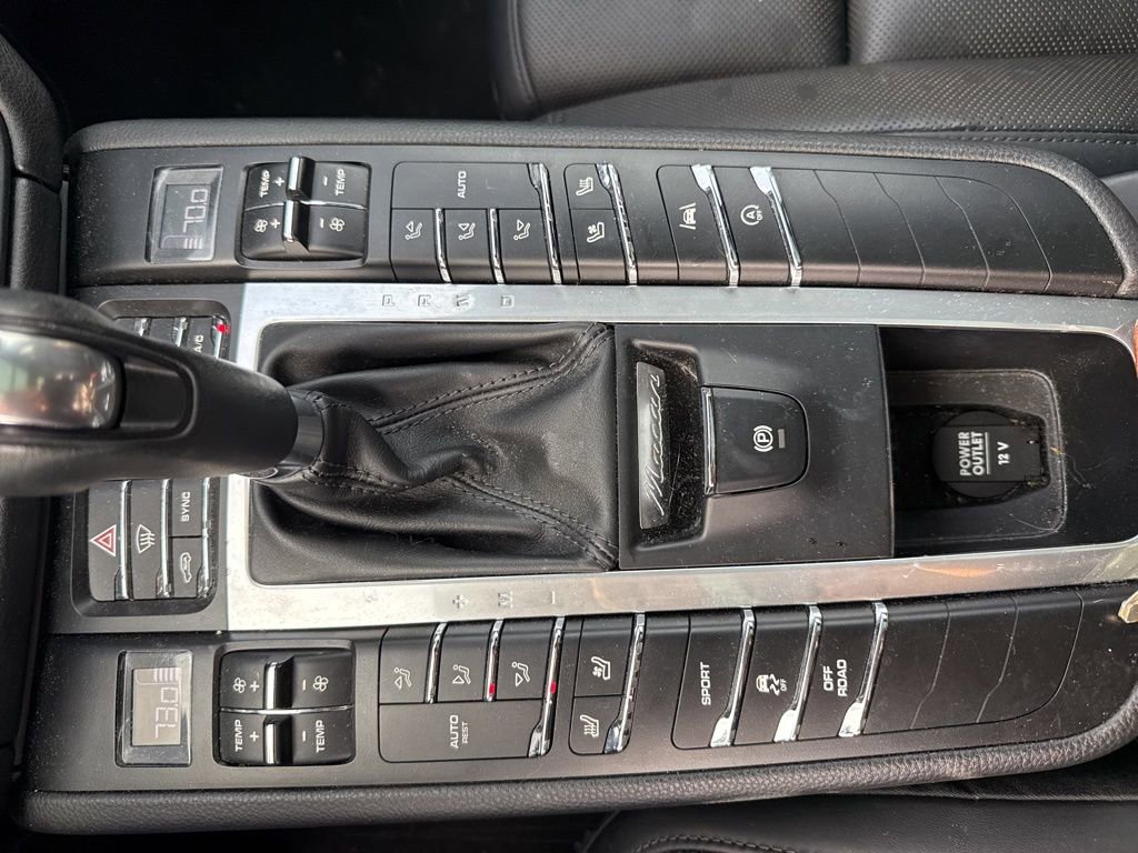 Used 2021 Porsche Macan S image 14