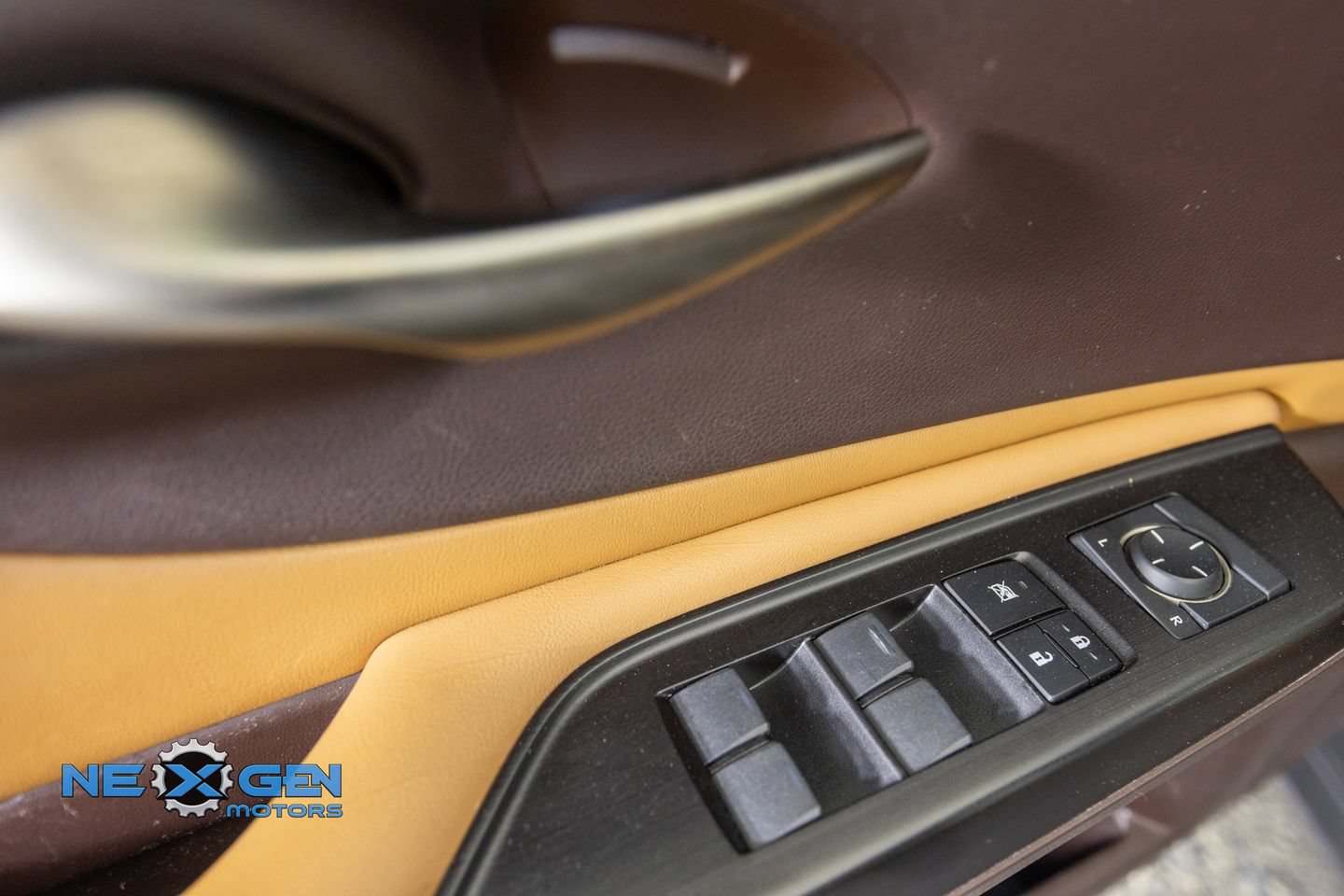 Used 2019 Lexus ES 350 w/ Accessory Package FWD image 12