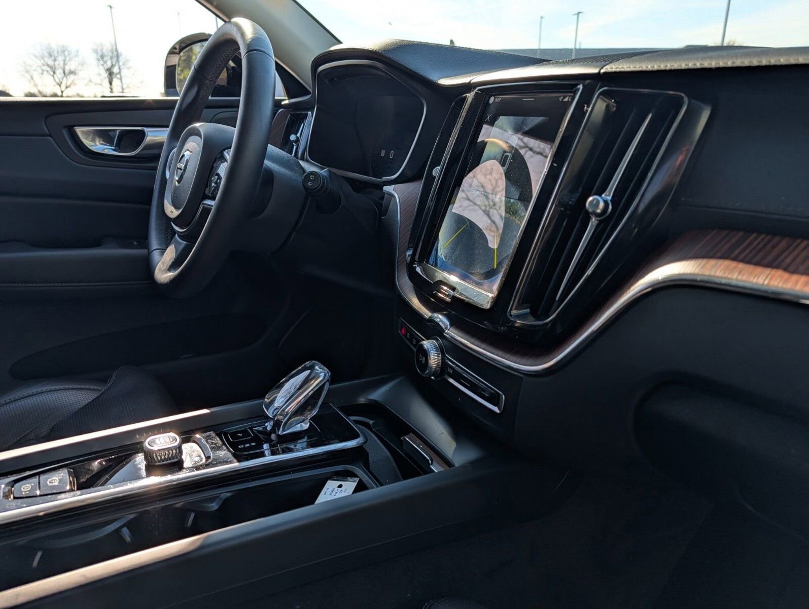 Used 2024 Volvo XC60 T8 Ultimate w/ Protection Package Premier image 26