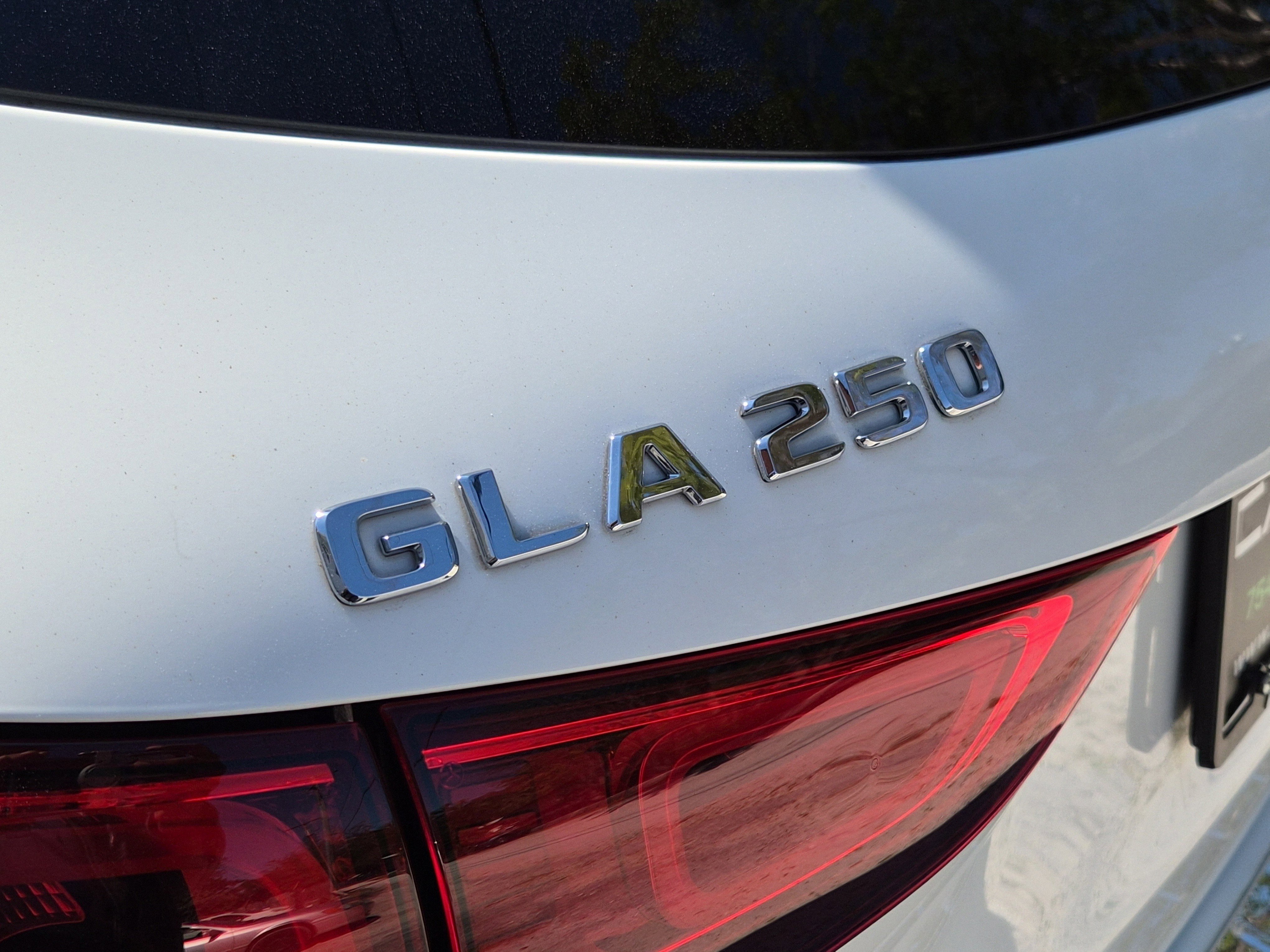 Used 2021 Mercedes-Benz GLA 250 w/ Premium Package image 7