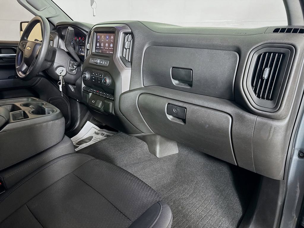 Used 2020 Chevrolet Silverado 1500 Custom w/ Custom Value Package RWD image 33