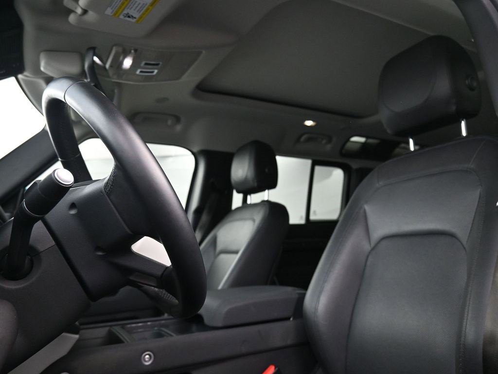 Used 2023 Land Rover Defender 110 S image 5