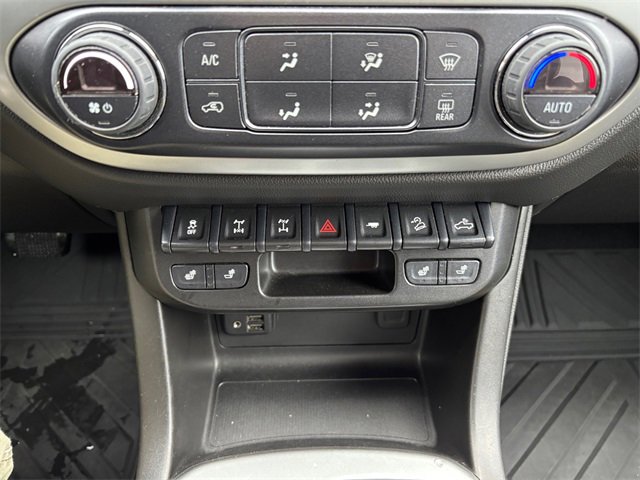 Used 2022 Chevrolet Colorado ZR2 w/ LPO, Door Decal Package image 21