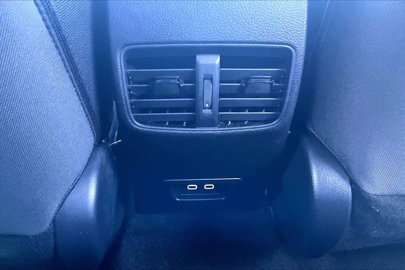 Used 2024 Toyota Corolla Cross SE image 36
