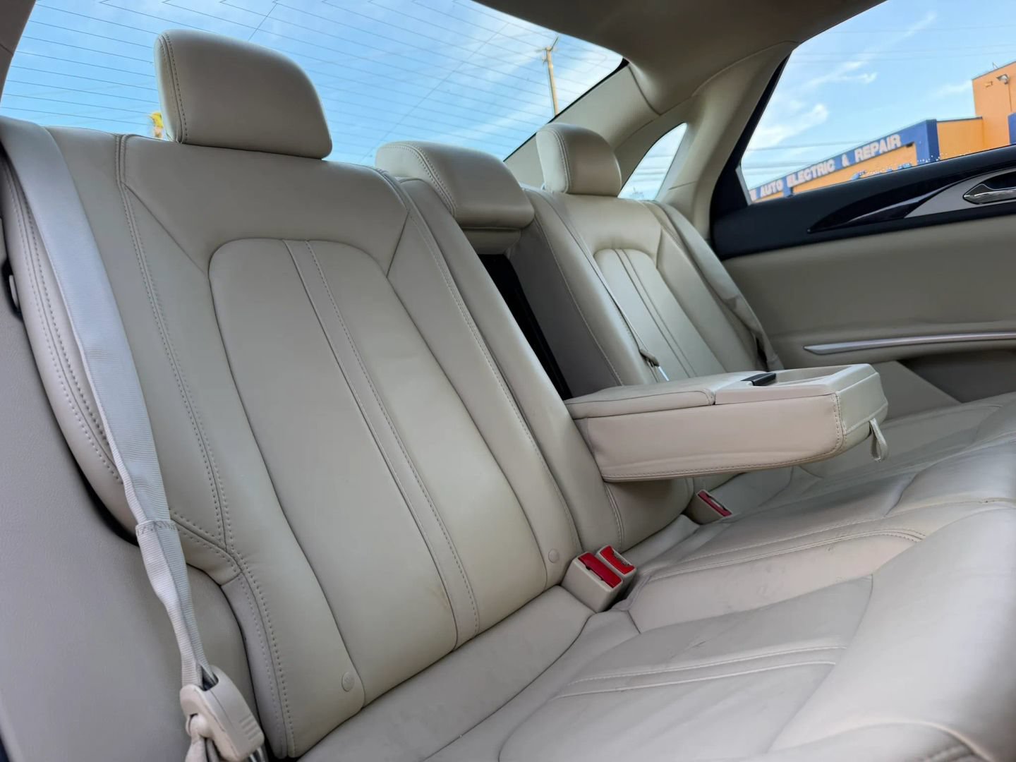 Used 2015 Lincoln MKZ Hybrid w/ Equipment Group 201A Select FWD image 17