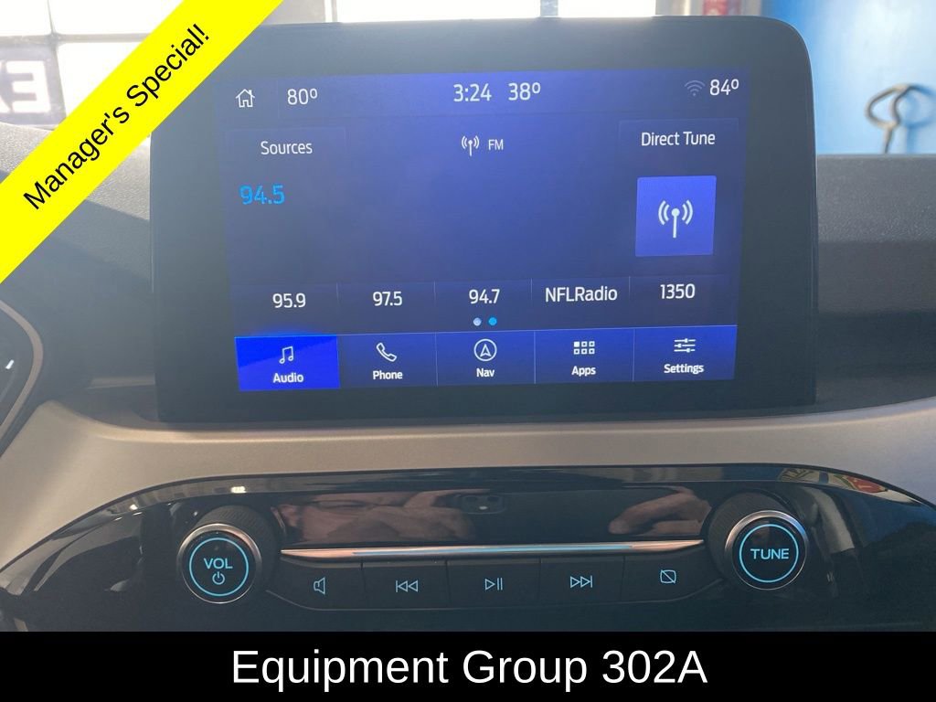 Used 2022 Ford Escape SEL w/ Equipment Group 302A AWD/4WD image 2
