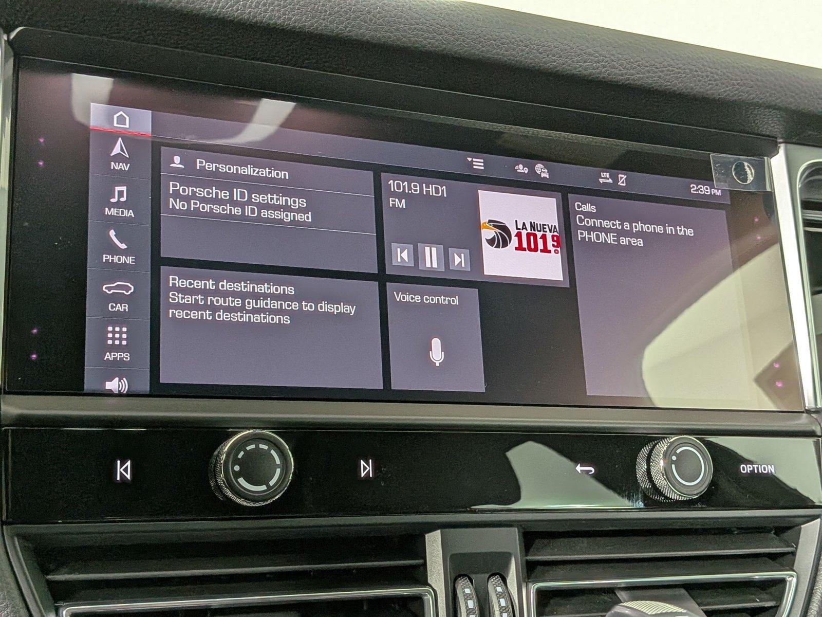 New 2026 Porsche Macan AWD/4WD image 17