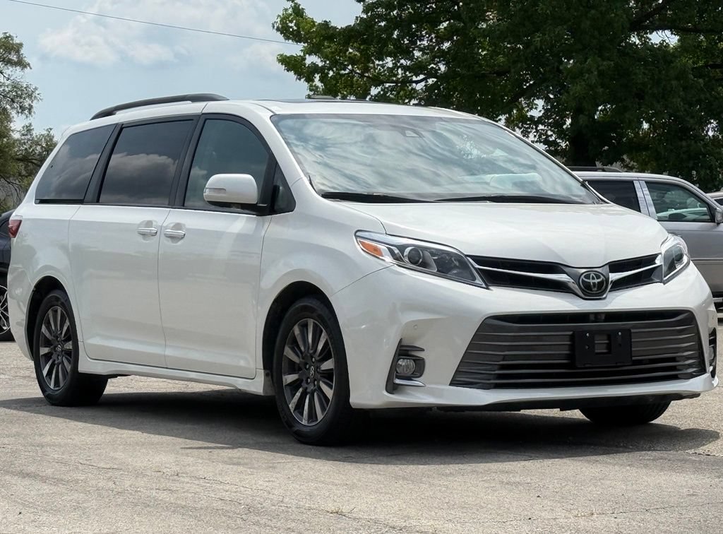 Used 2018 Toyota Sienna Limited Premium FWD image 8
