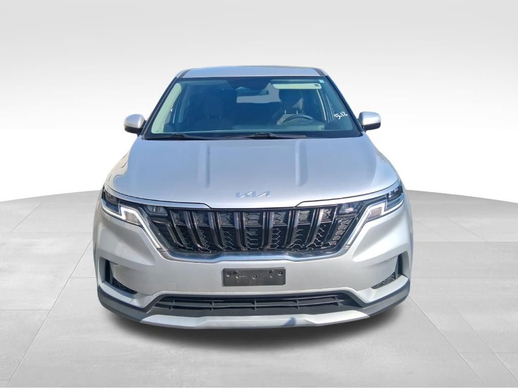 Used 2023 Kia Carnival LX FWD image 2
