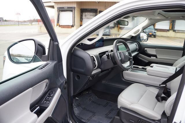 Used 2025 Ford Expedition Active AWD/4WD image 15