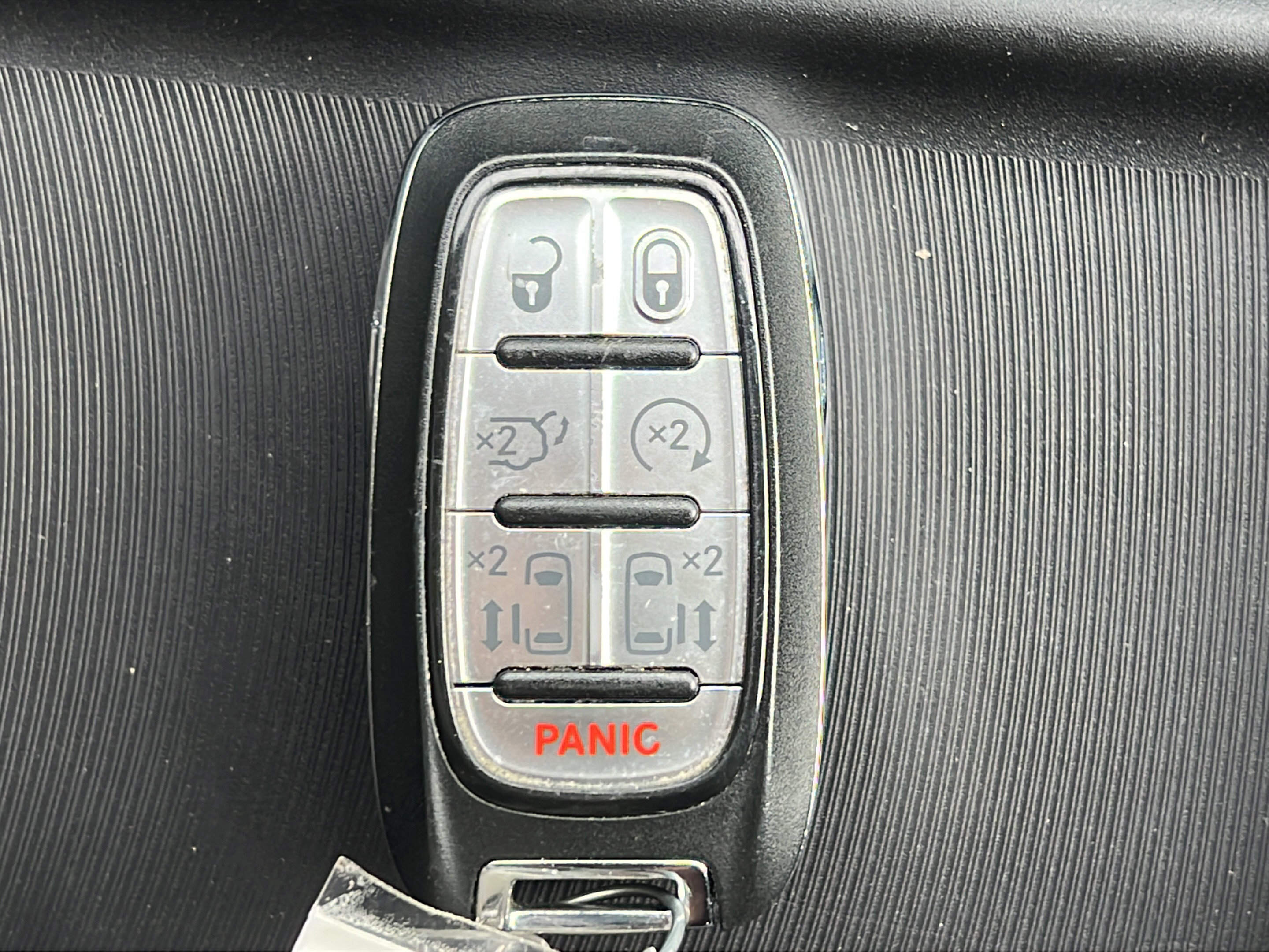 Used 2019 Chrysler Pacifica Touring Plus w/ Advanced Safetytec Group FWD image 23