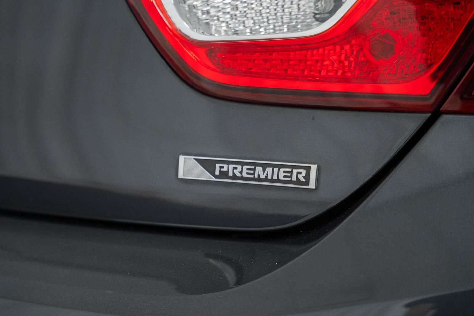 Used 2018 Chevrolet Cruze Premier FWD image 9