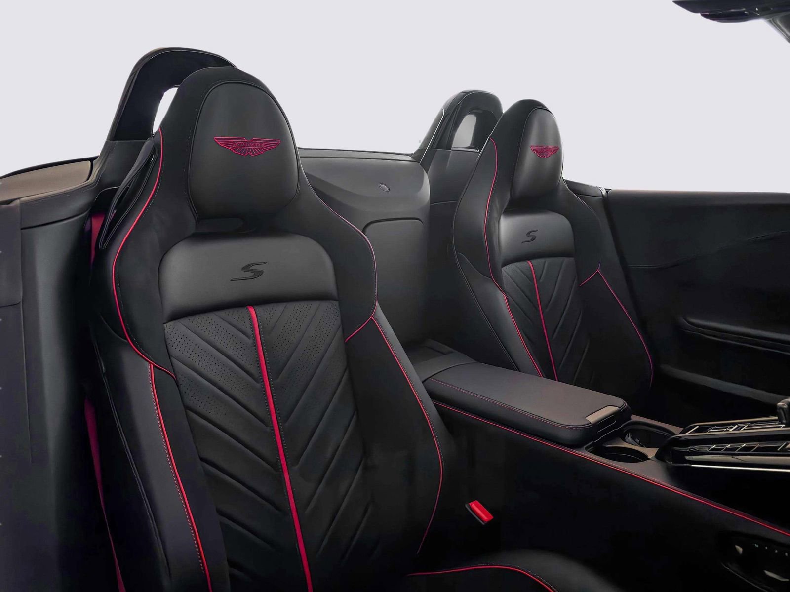 New 2026 Aston Martin V8 Vantage S image 21