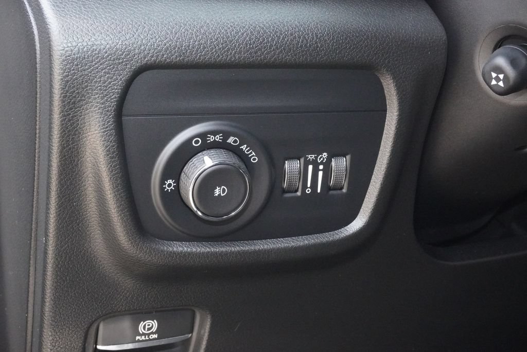 Used 2024 Jeep Grand Cherokee L Overland AWD/4WD image 26