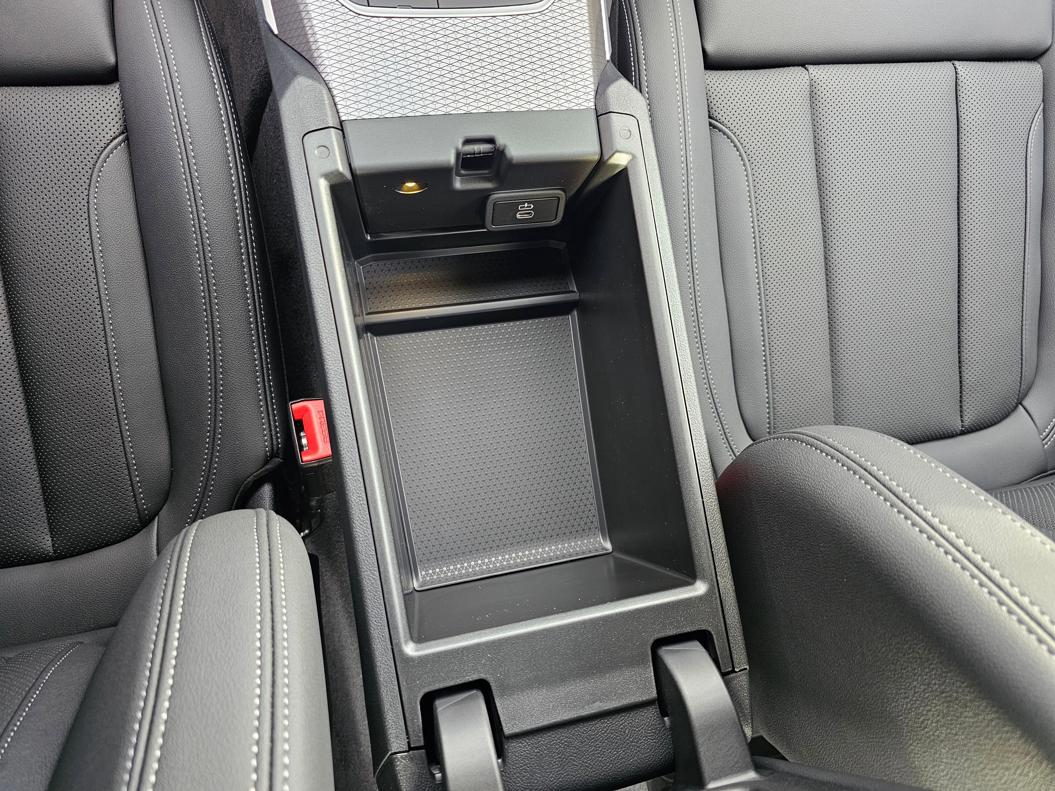 New 2026 BMW 330i xDrive Sedan w/ Premium Package image 25