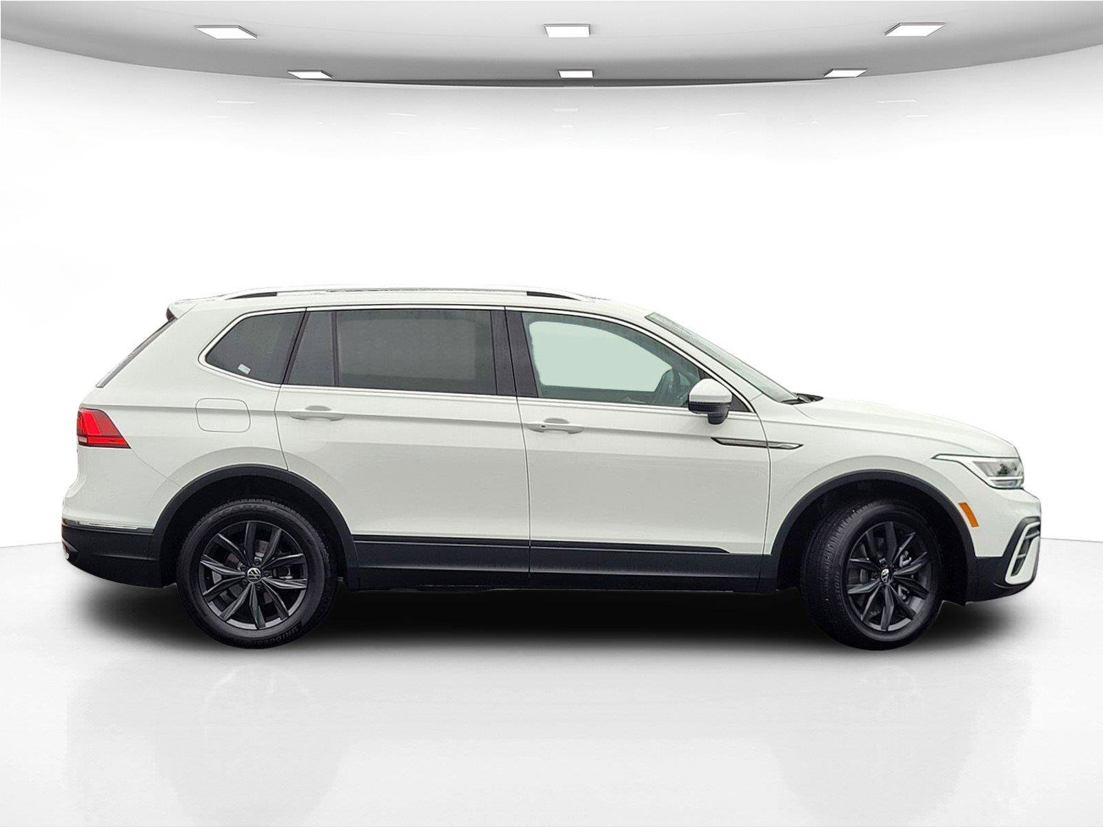Certified 2024 Volkswagen Tiguan SE AWD/4WD image 6