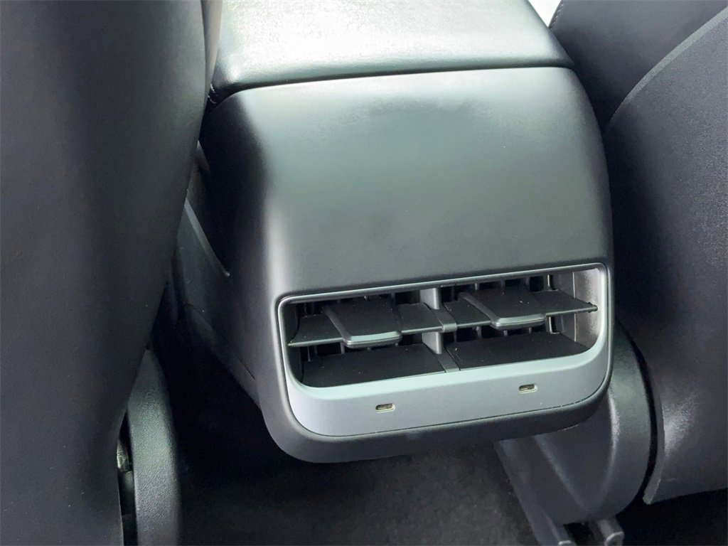 Used 2021 Tesla Model Y Long Range image 44