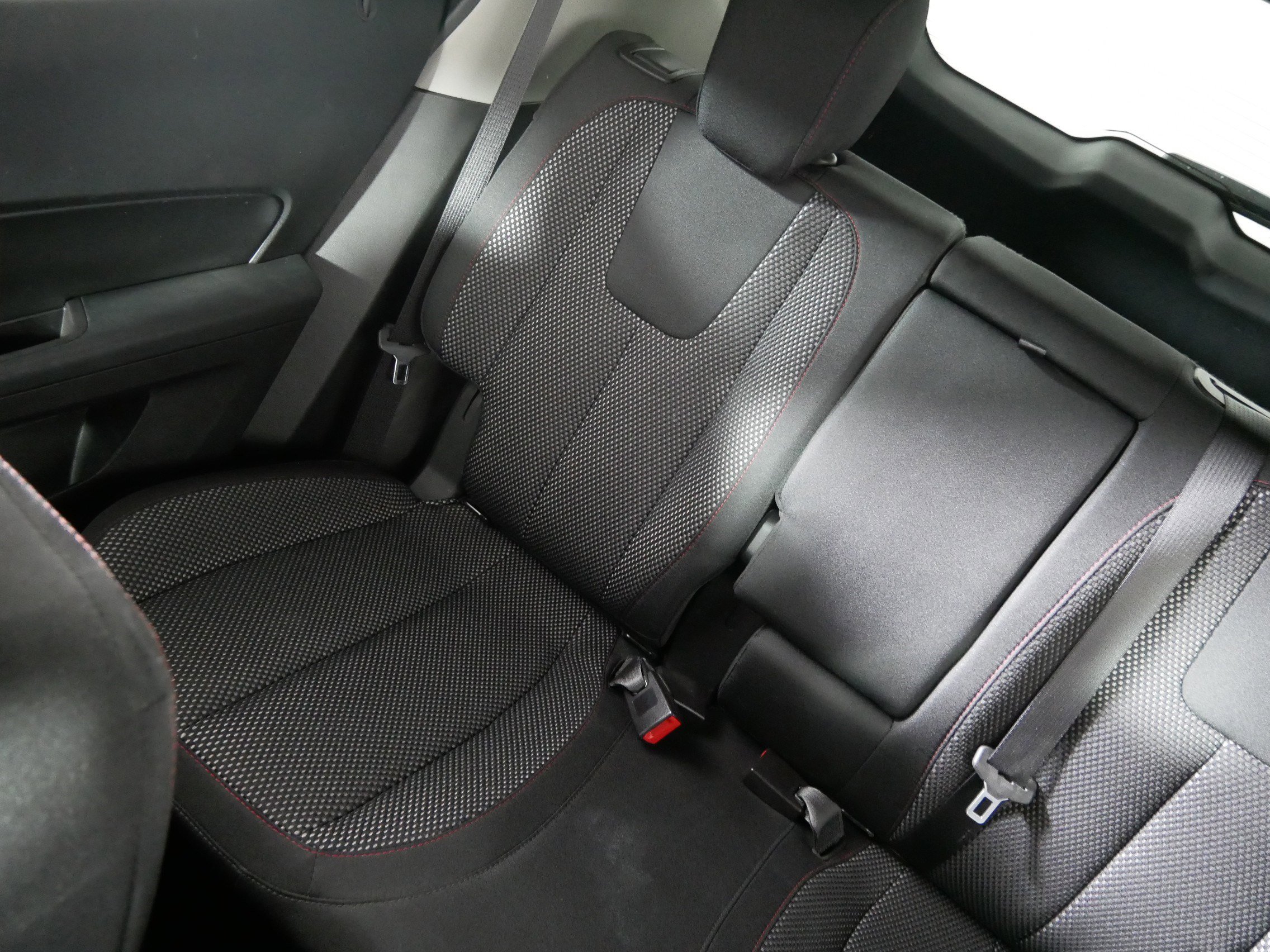 Used 2017 Chevrolet Equinox LT w/ Convenience Package image 12