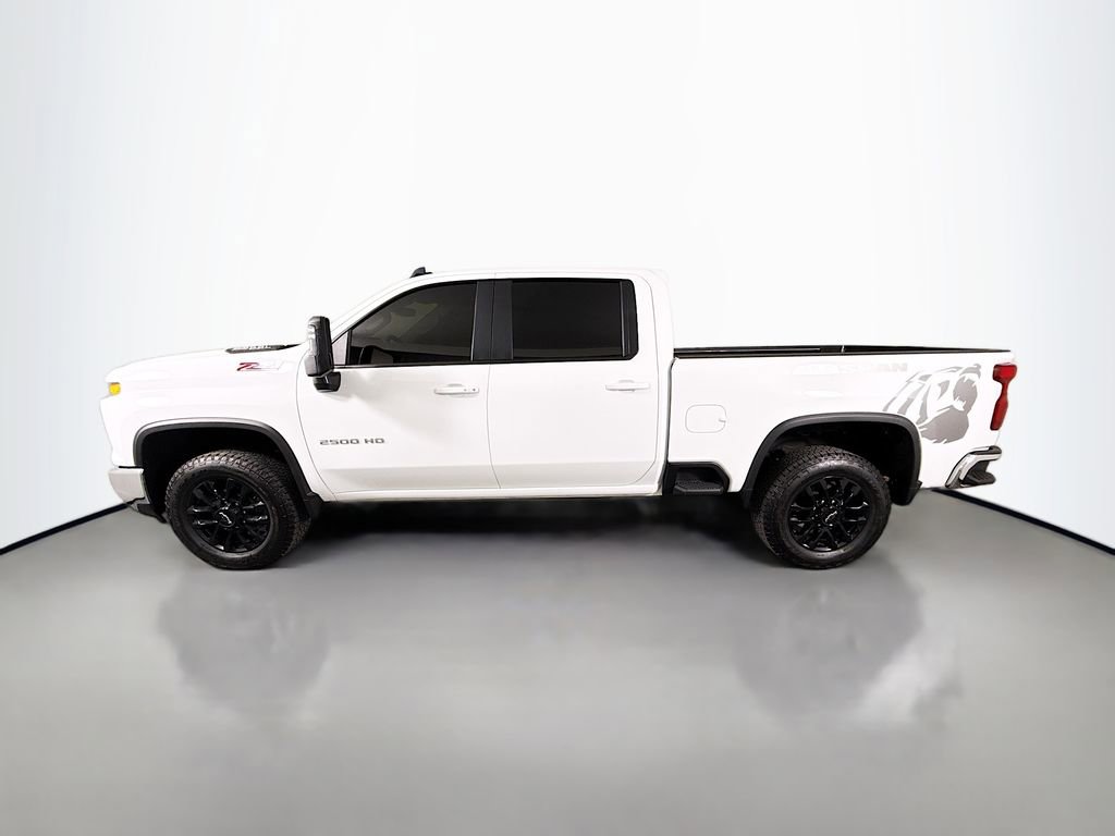 Used 2025 Chevrolet Silverado 2500 LT AWD/4WD image 4