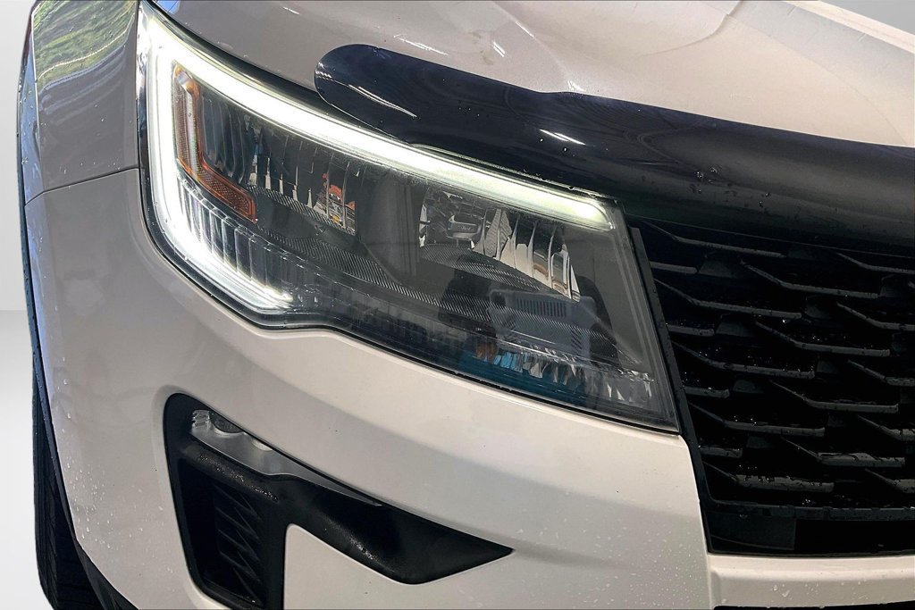 Used 2018 Ford Explorer Sport AWD/4WD image 32