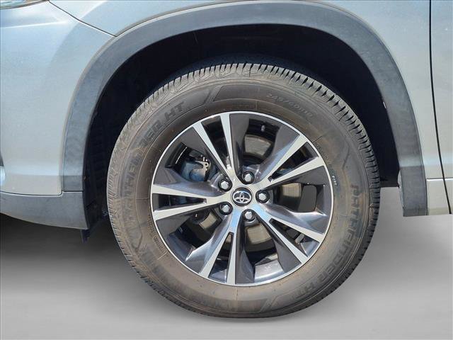 Used 2018 Toyota Highlander LE FWD image 20