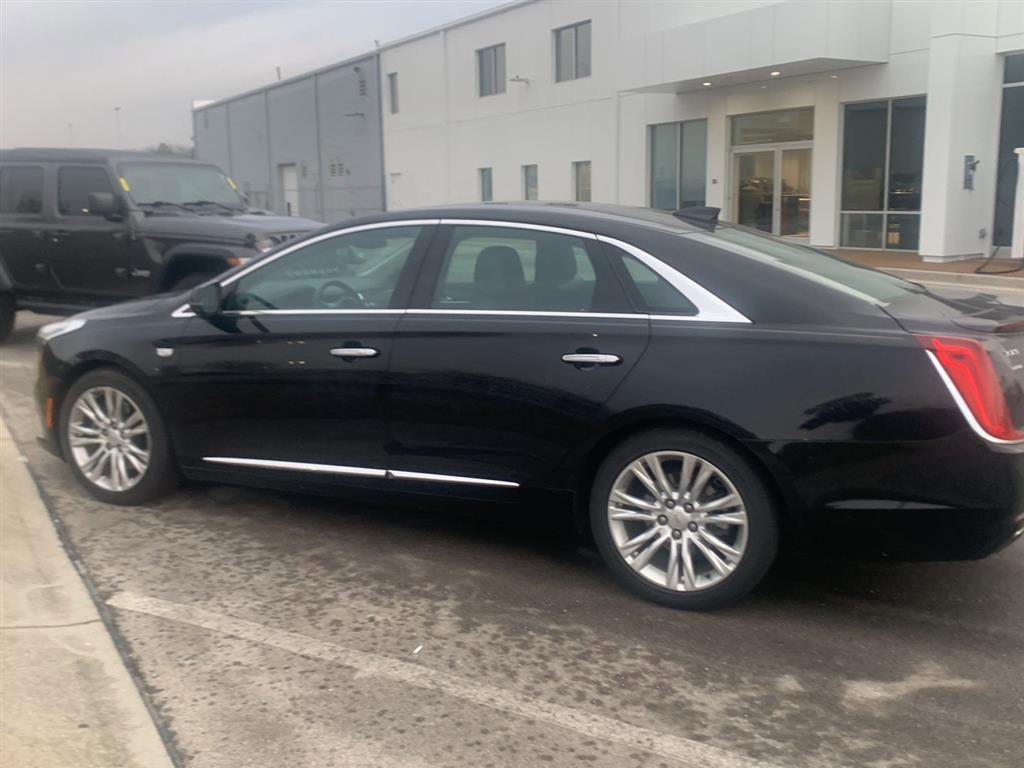 Used 2018 Cadillac XTS Luxury image 3