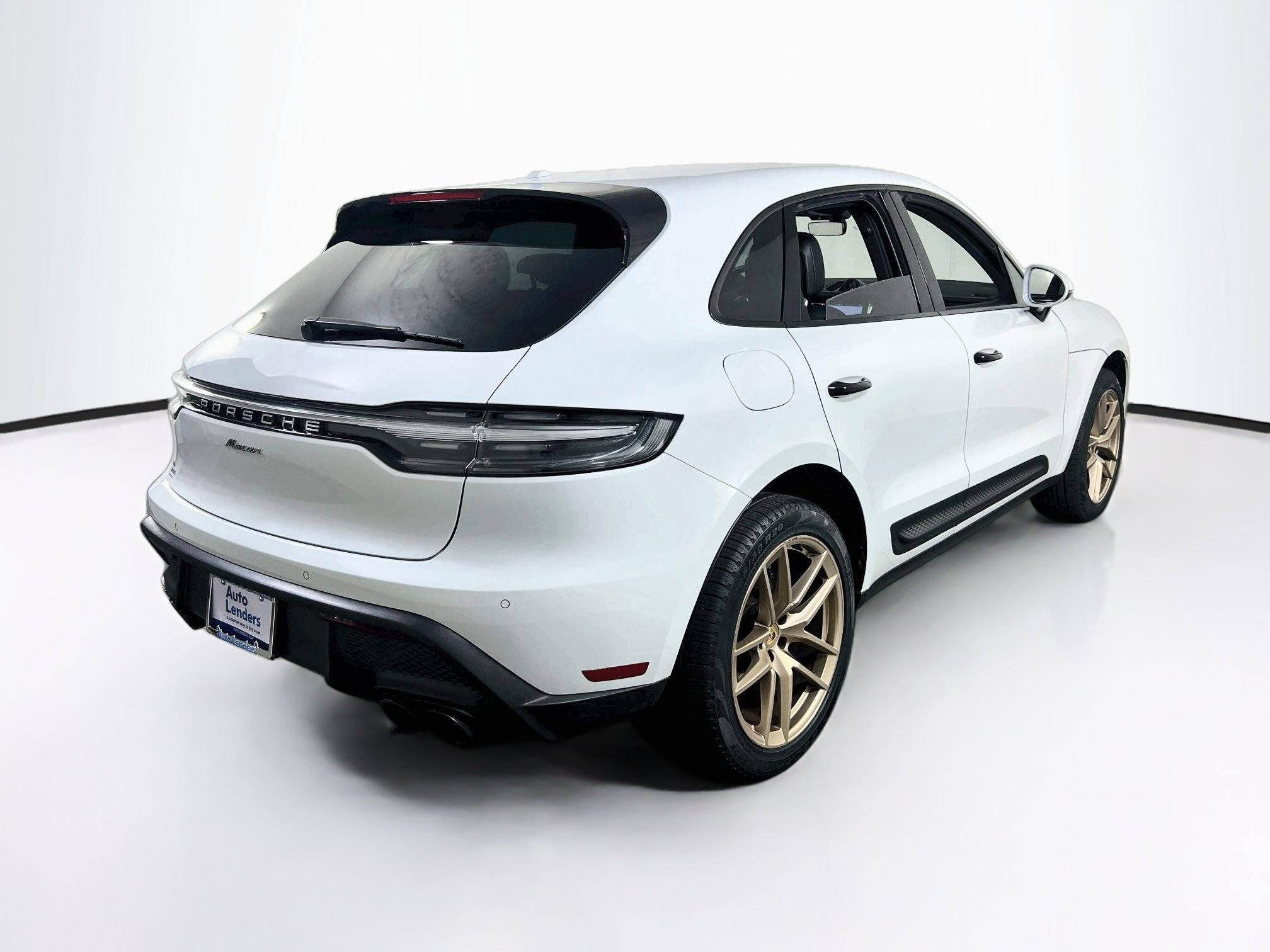 Used 2022 Porsche Macan AWD/4WD image 5