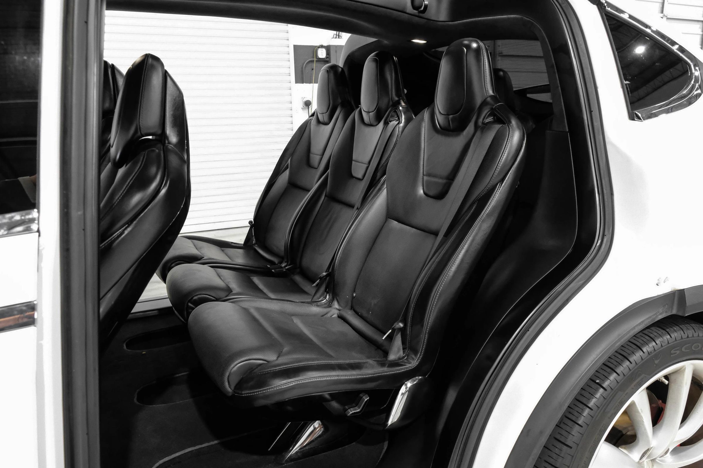 Used 2016 Tesla Model X P90D image 16