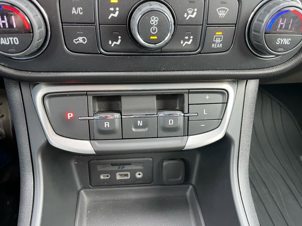 Used 2022 GMC Terrain SLE w/ Driver Convenience Package image 12