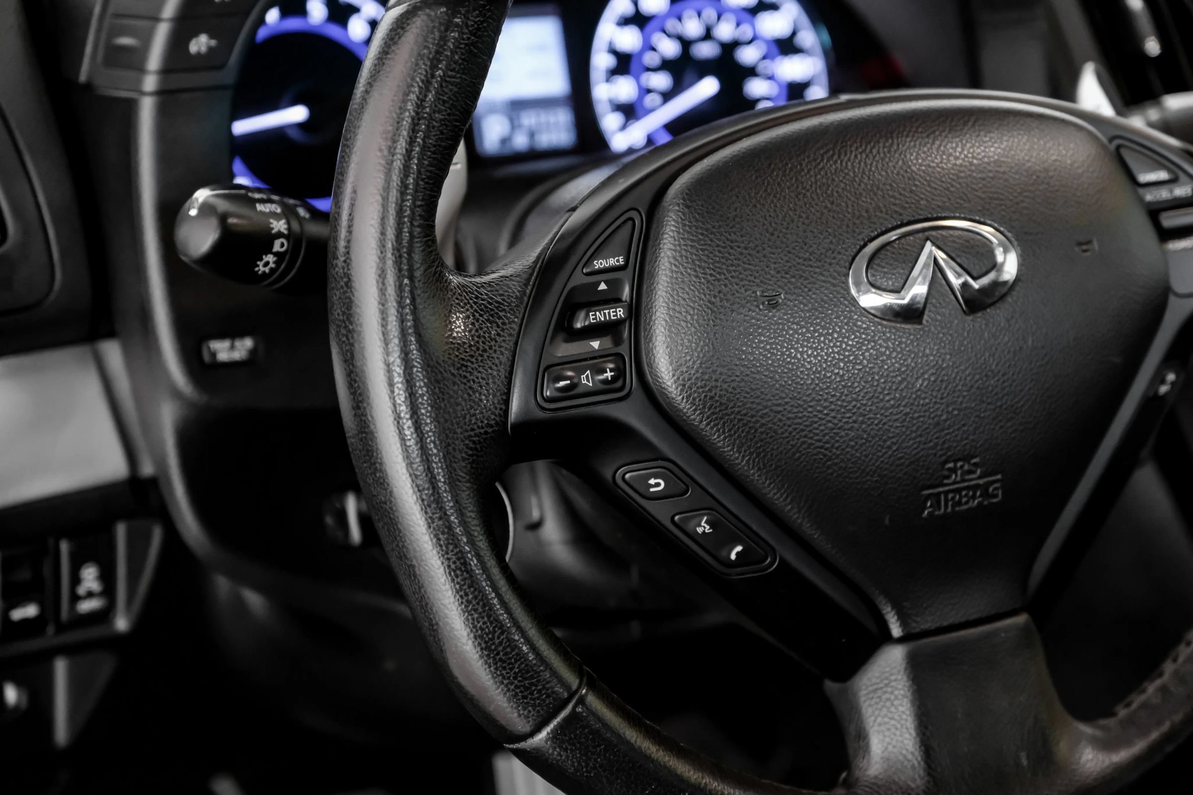 Used 2012 INFINITI G37 Convertible w/ Premium Pkg RWD image 14