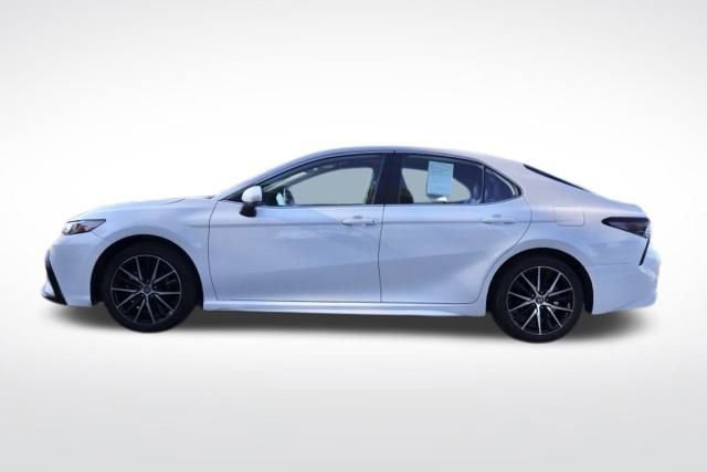 Used 2024 Toyota Camry SE image 7