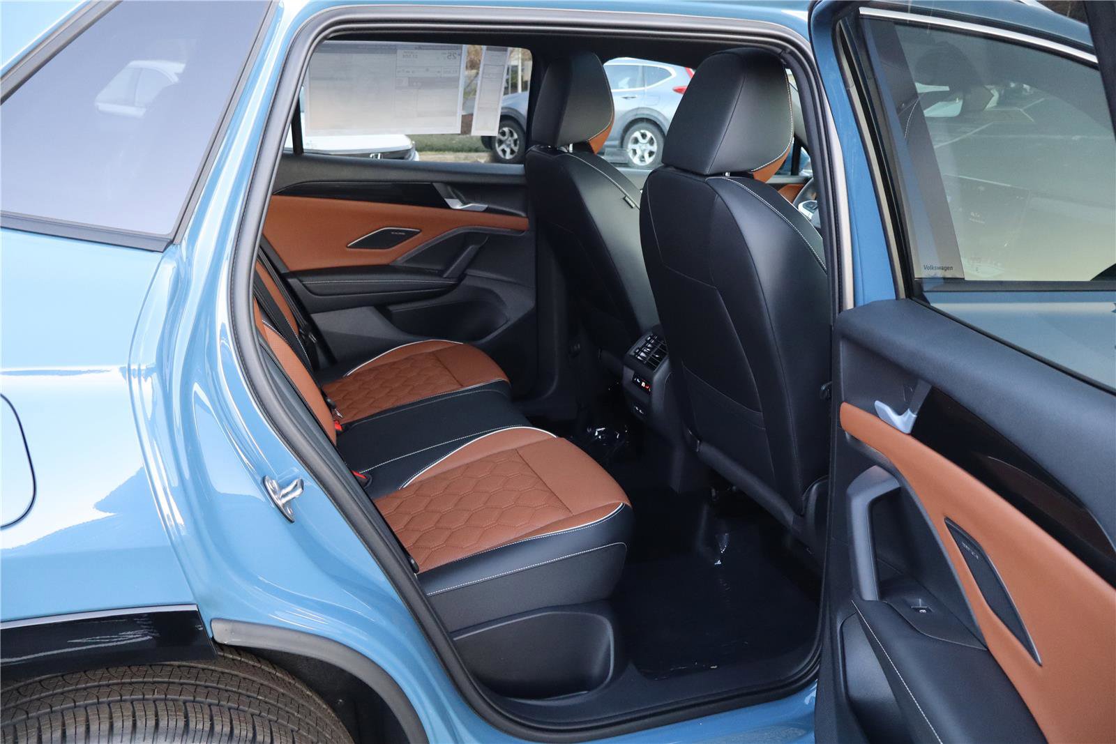 New 2026 Volkswagen Tiguan SEL R-Line image 31