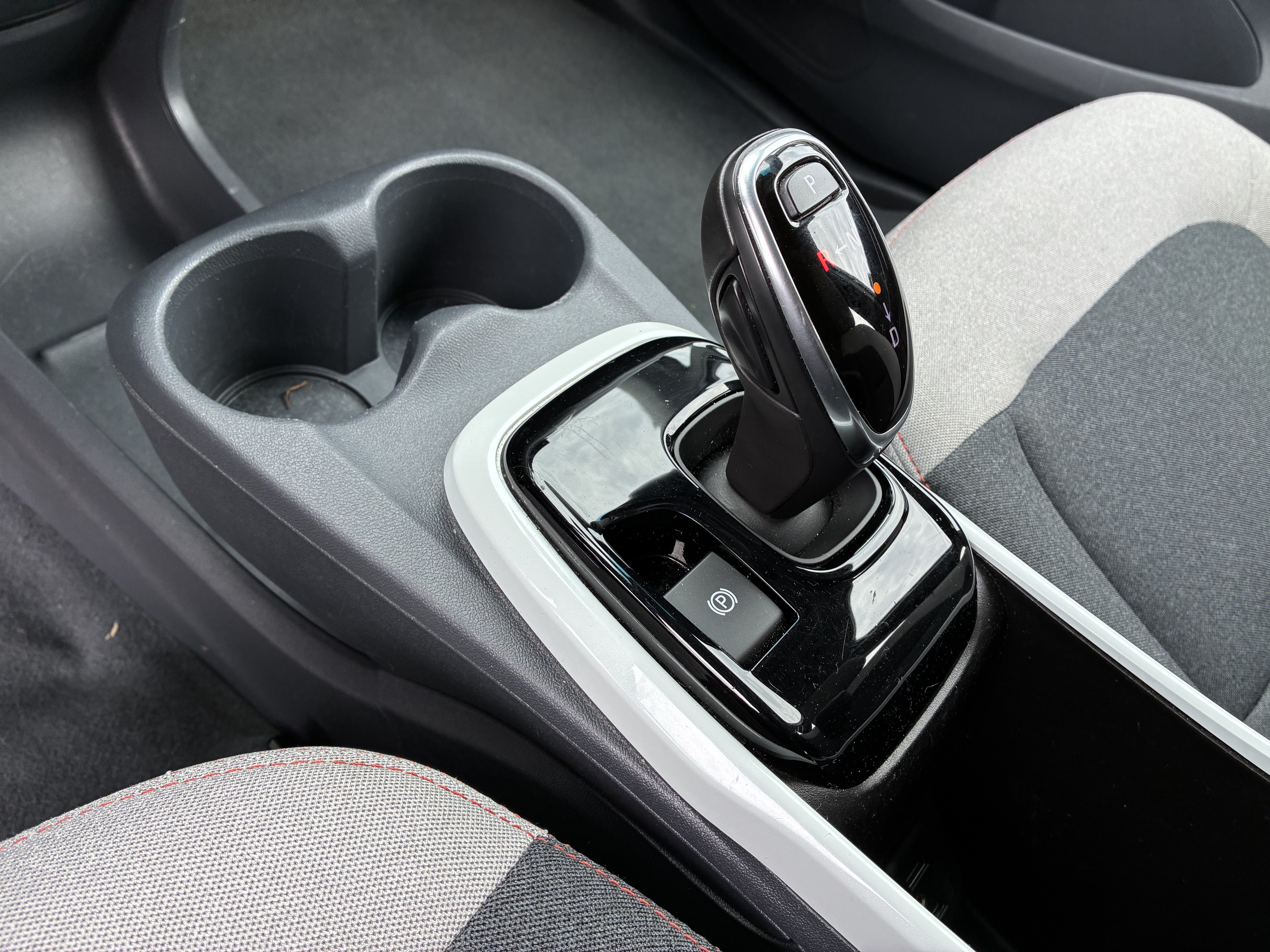 Used 2020 Chevrolet Bolt LT FWD image 33