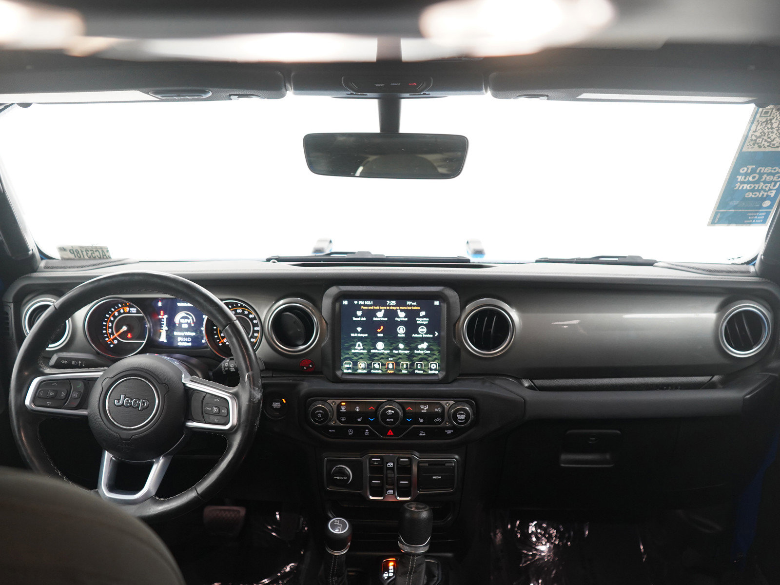 Used 2022 Jeep Wrangler Unlimited Sahara w/ Dual Top Group AWD/4WD image 13