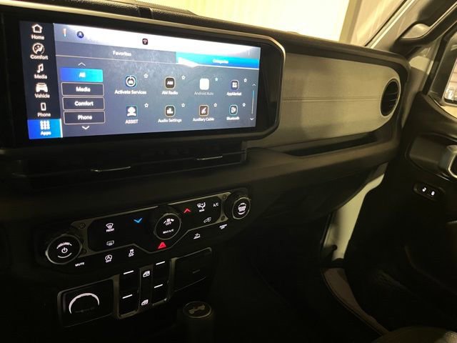 Used 2024 Jeep Wrangler Sport S image 18