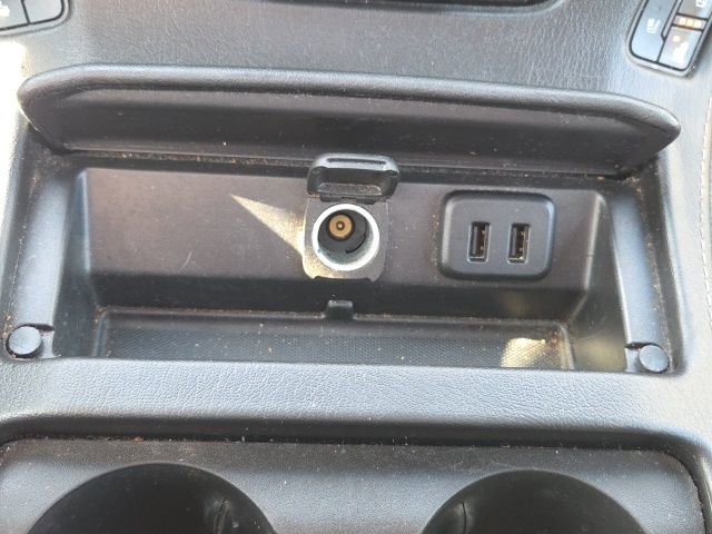 Used 2018 Chevrolet Suburban Premier image 39