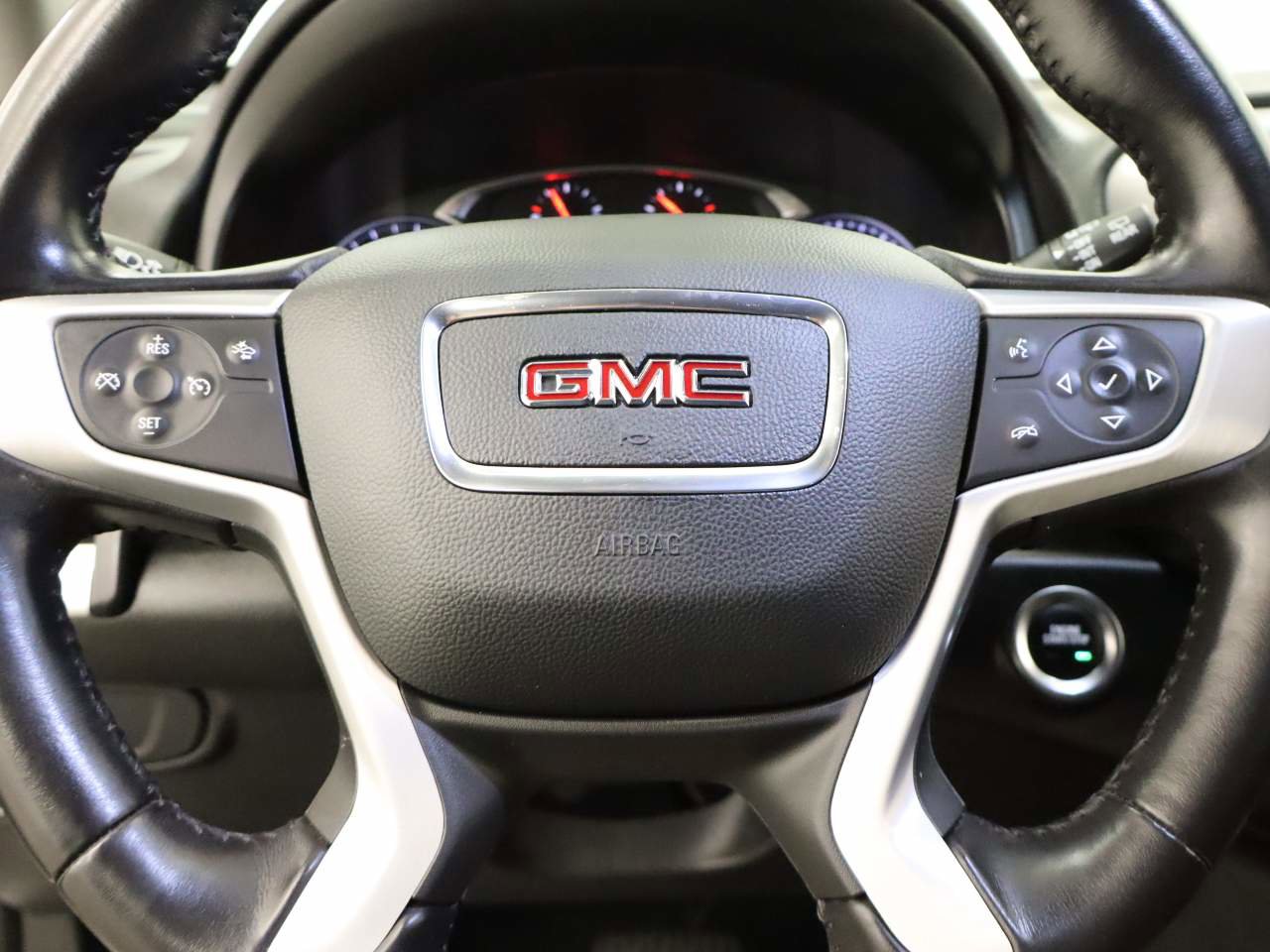 Used 2020 GMC Terrain SLE w/ Driver Convenience Package image 12