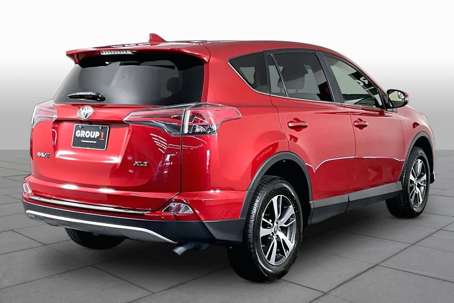Used 2017 Toyota RAV4 XLE w/ Carpet Mat Package FWD image 13