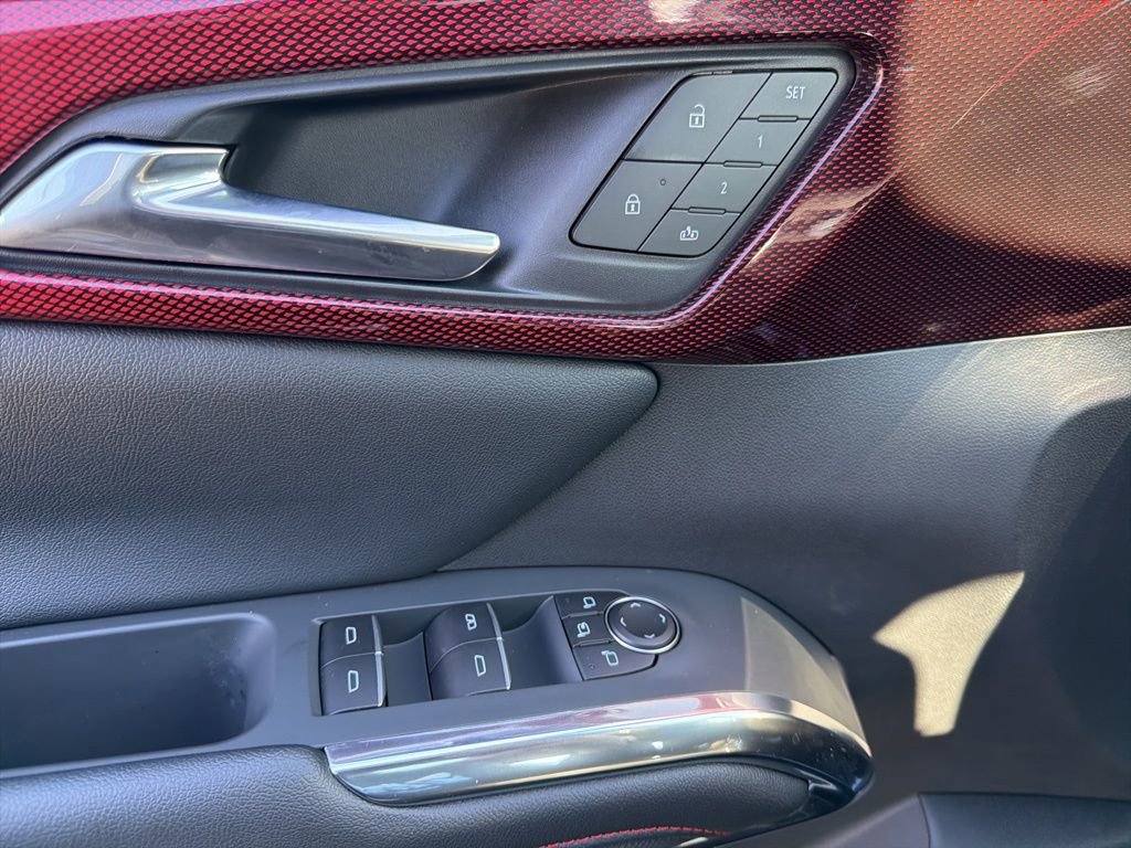 Certified 2025 Chevrolet Traverse RS w/ LPO, Illumination Package FWD image 41
