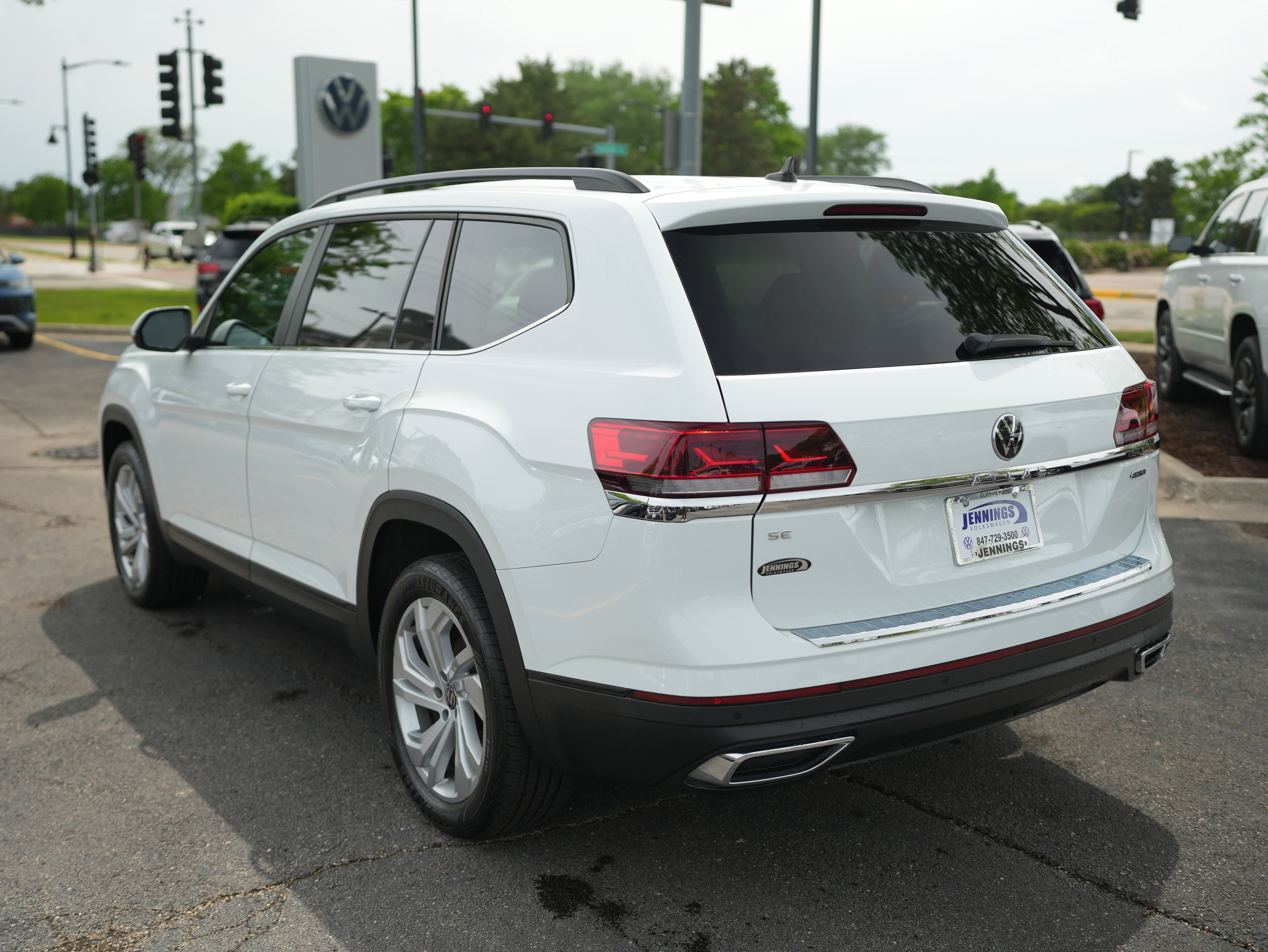 Used 2023 Volkswagen Atlas SE AWD/4WD image 5