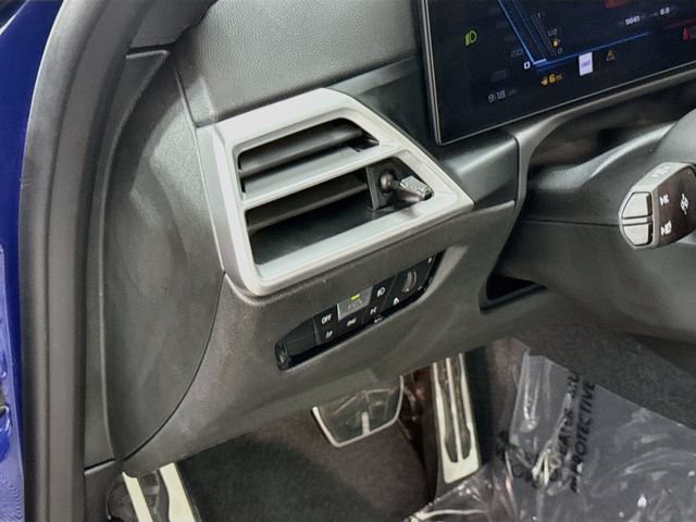 Used 2025 BMW M2 w/ Lighting Package RWD image 10