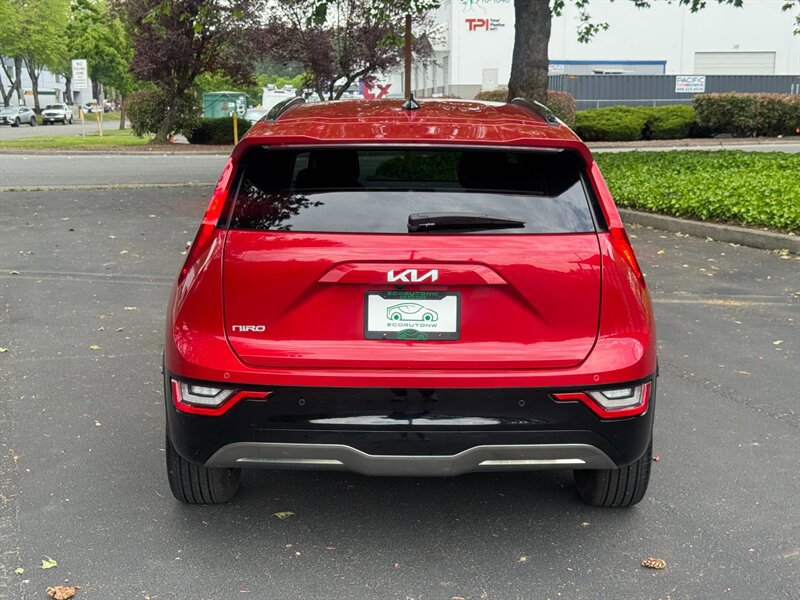 Used 2025 Kia Niro Wave w/ Wave Preserve Package FWD image 6