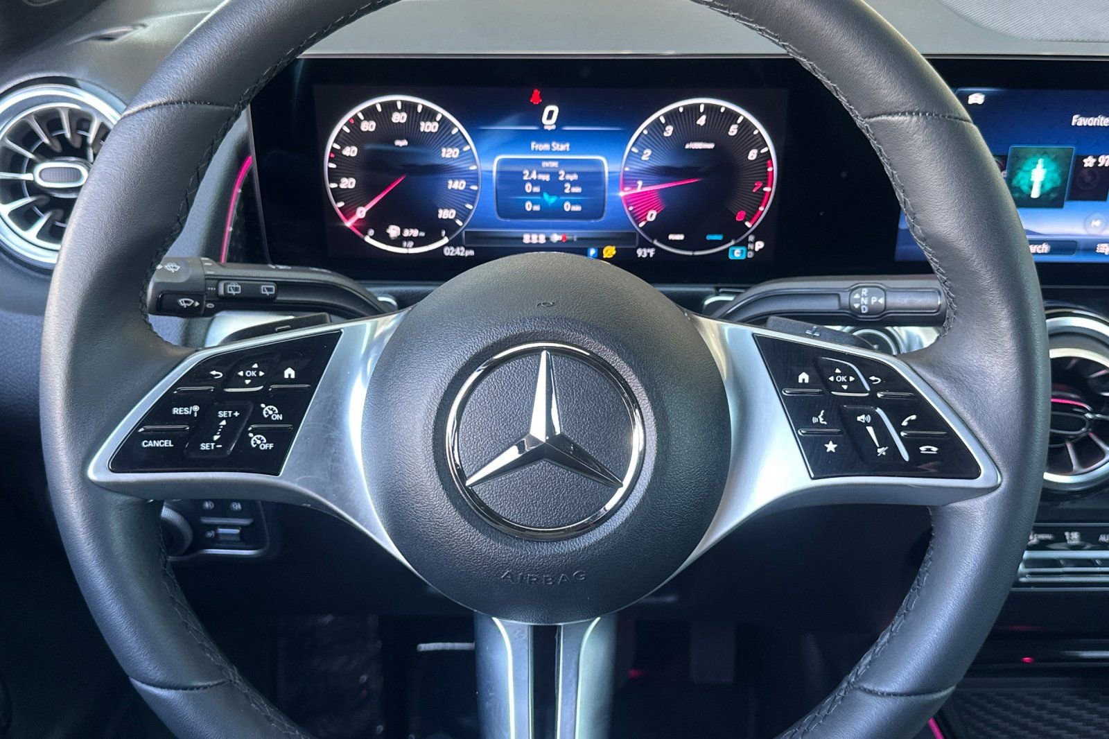 Certified 2024 Mercedes-Benz GLB 250 image 23