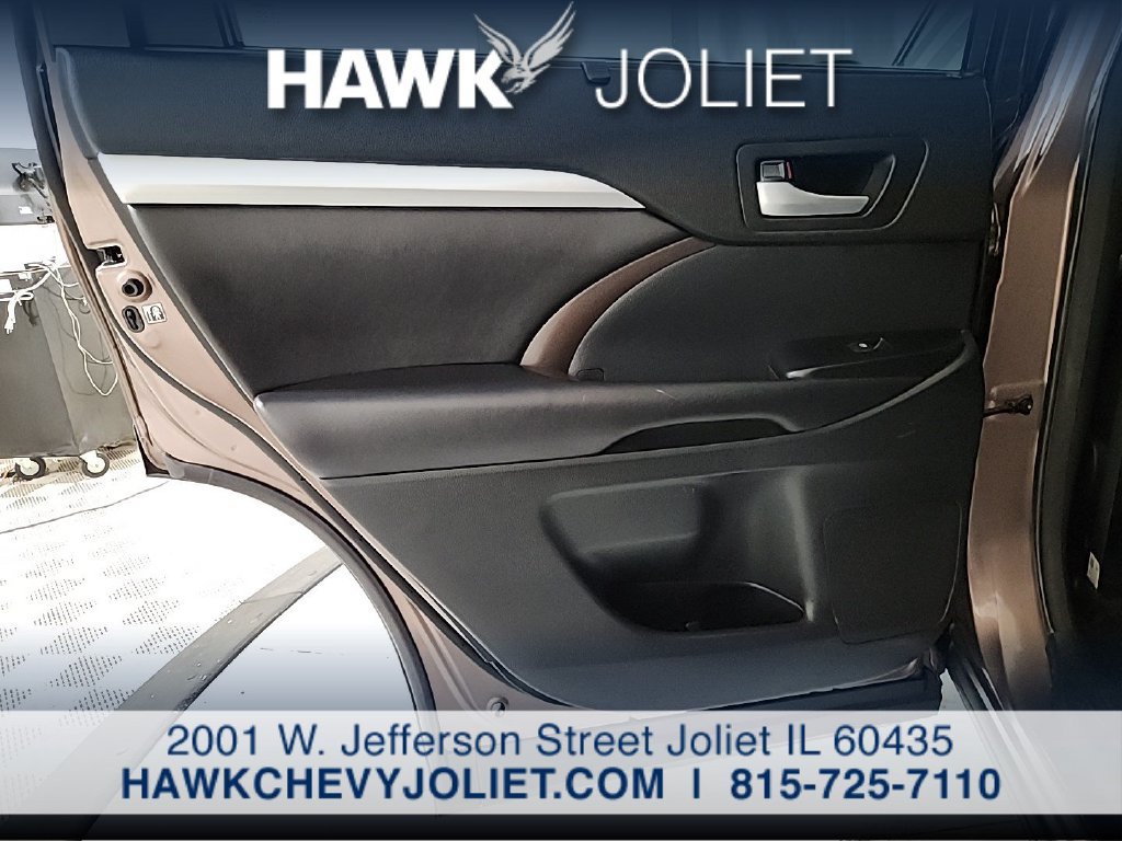 Used 2017 Toyota Highlander XLE AWD/4WD image 20