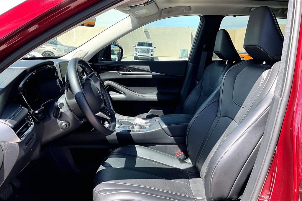 Used 2023 INFINITI QX60 Sensory w/ Cargo Package AWD/4WD image 5