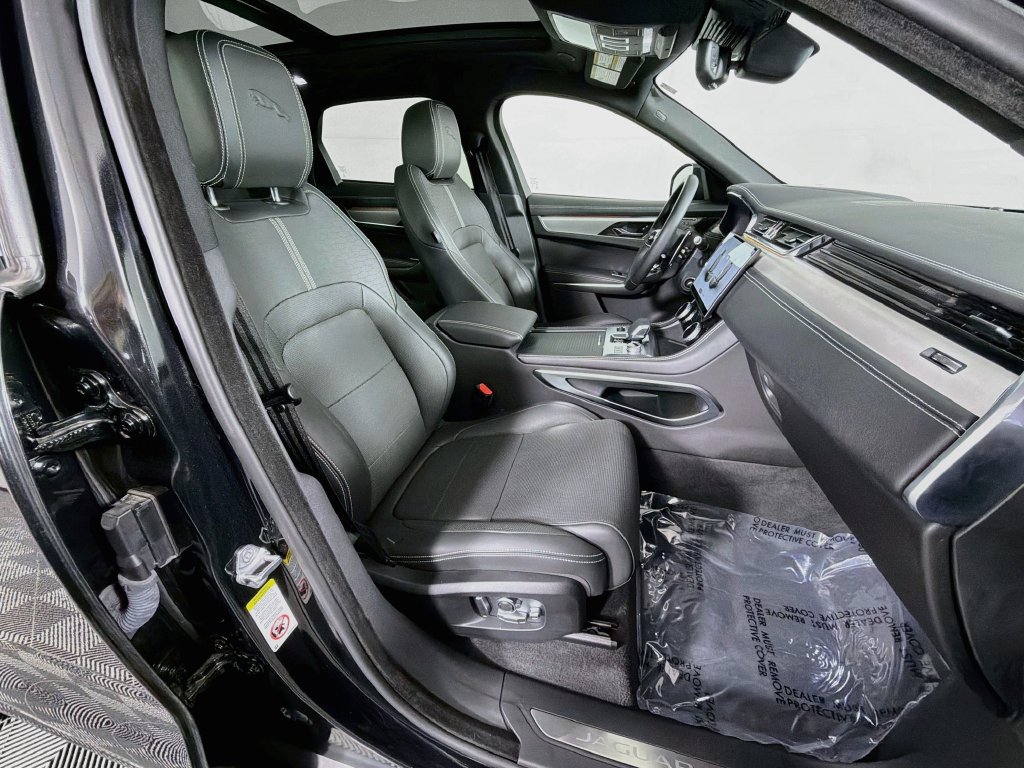 Used 2026 Jaguar F-PACE R-Dynamic S AWD/4WD image 30