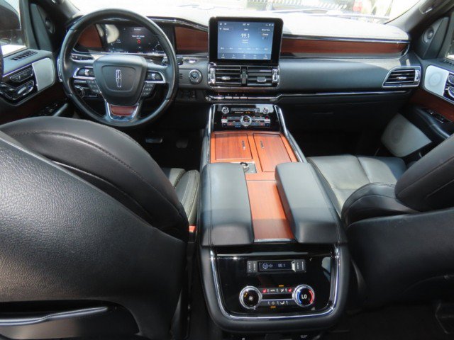 Used 2021 Lincoln Navigator L Reserve w/ Luxury Package AWD/4WD image 23