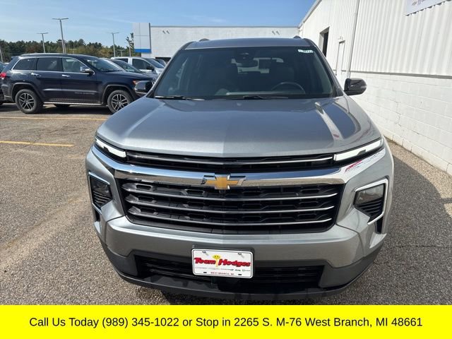 Used 2025 Chevrolet Traverse LT image 7