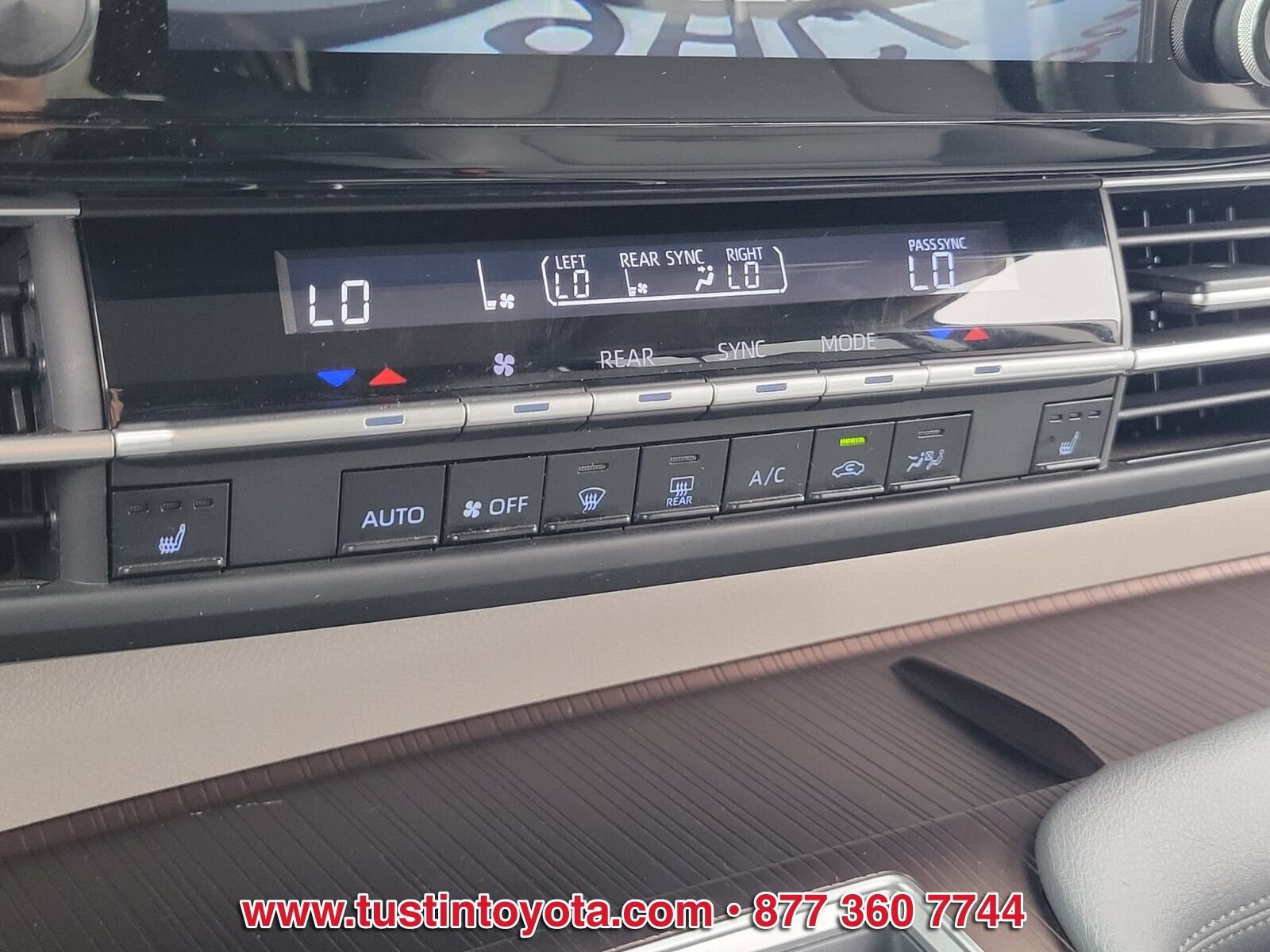 Certified 2023 Toyota Sienna XLE FWD image 24